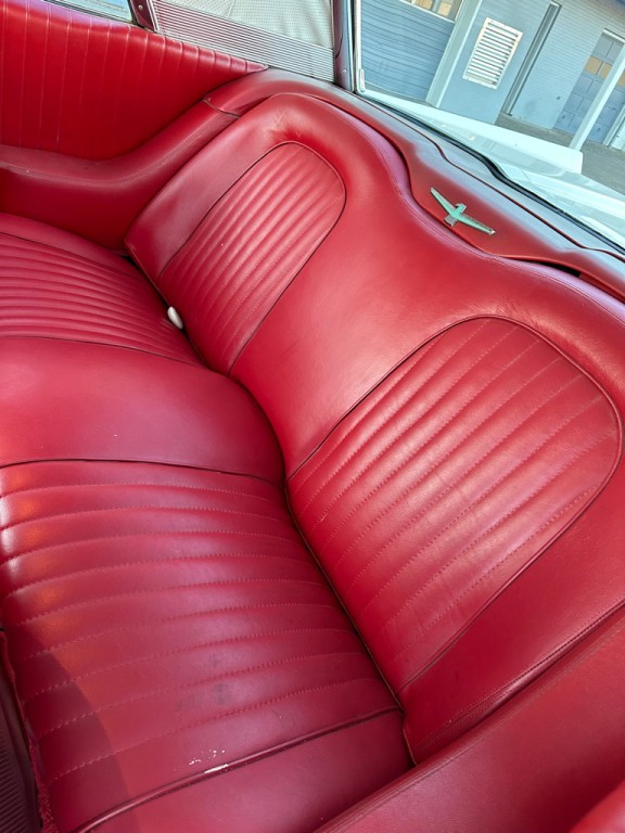 1960 Ford Thunderbird Image 18