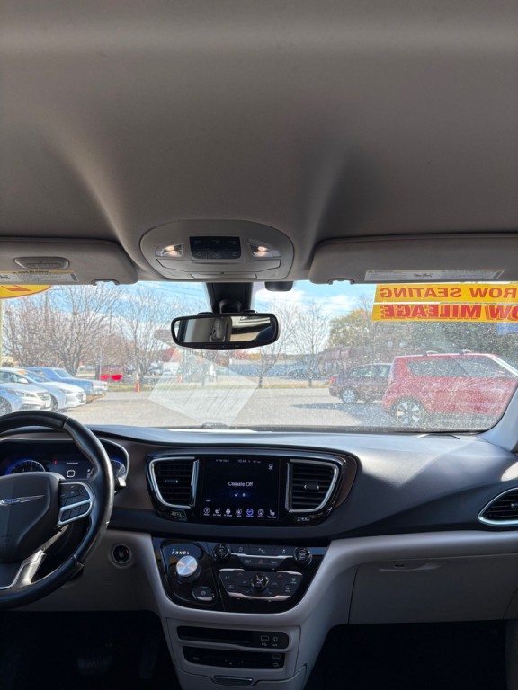 2017 Chrysler Pacifica Image 15