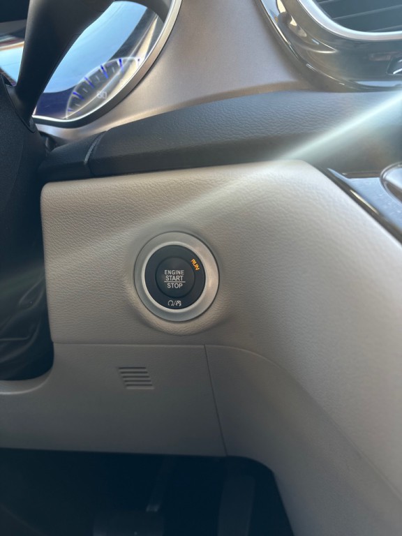 2017 Chrysler Pacifica Image 19