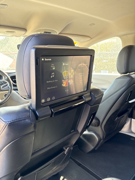 2017 Chrysler Pacifica Image 22