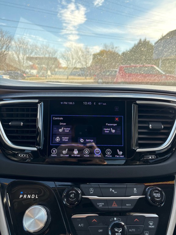 2017 Chrysler Pacifica Image 23