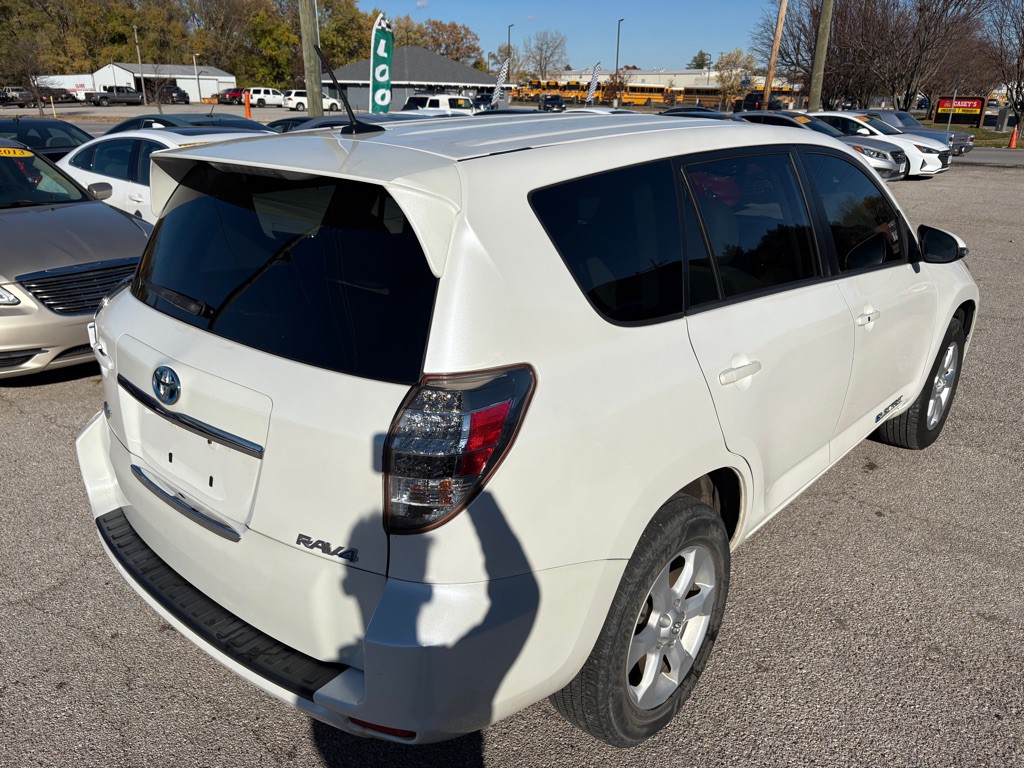 2013 Toyota Rav4 Image 6