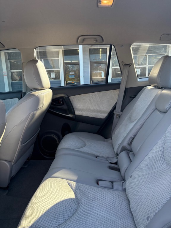 2013 Toyota Rav4 Image 11