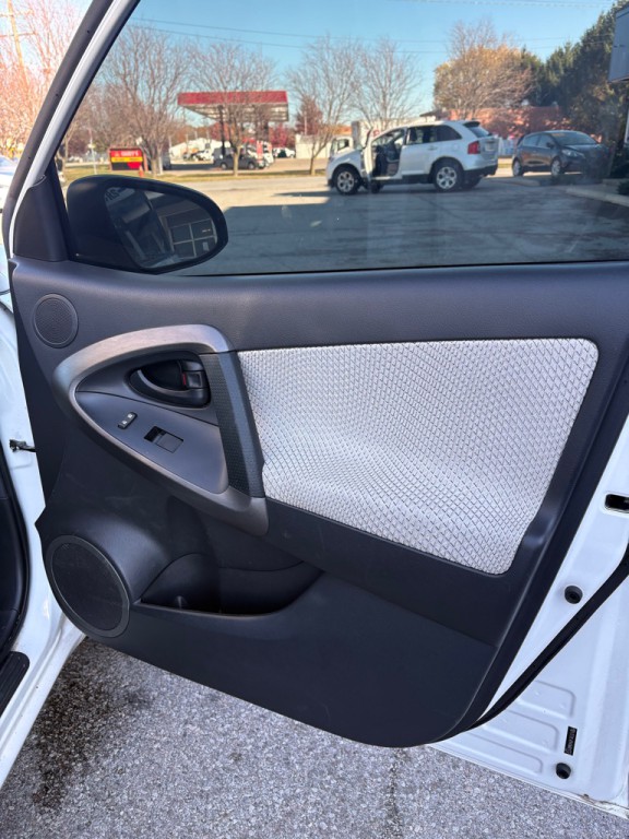 2013 Toyota Rav4 Image 20