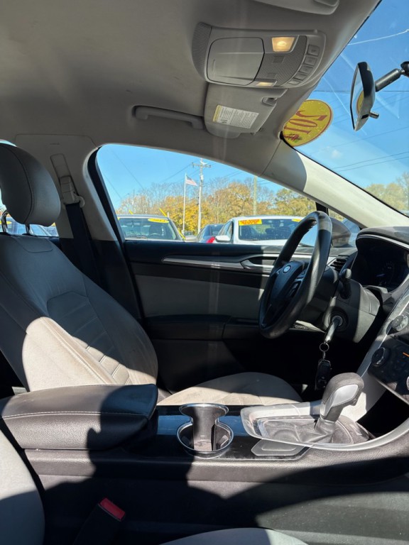 2014 Ford Fusion Image 16