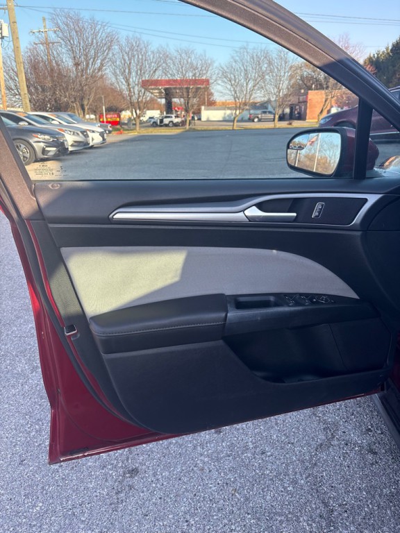 2014 Ford Fusion Image 18