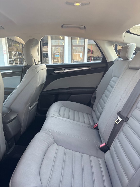 2014 Ford Fusion Image 19