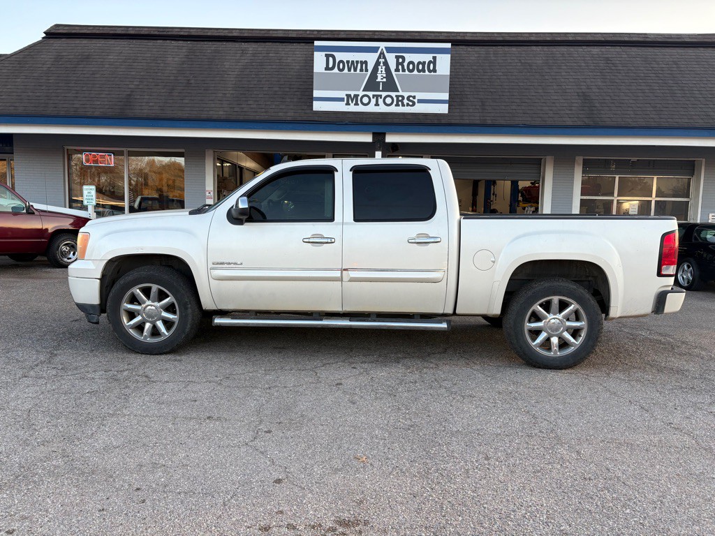 2011 GMC Sierra 1500 Image 2