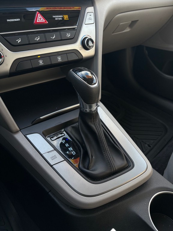 2018 Hyundai Elantra Image 9
