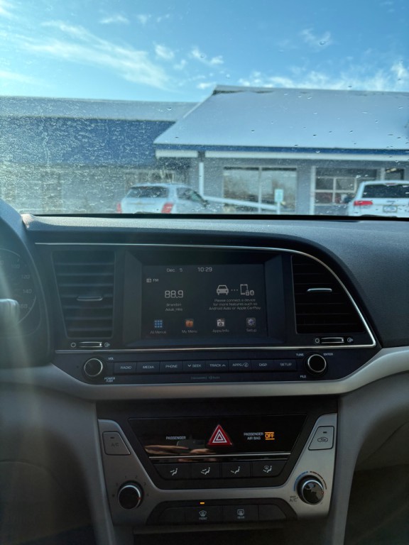 2018 Hyundai Elantra Image 11