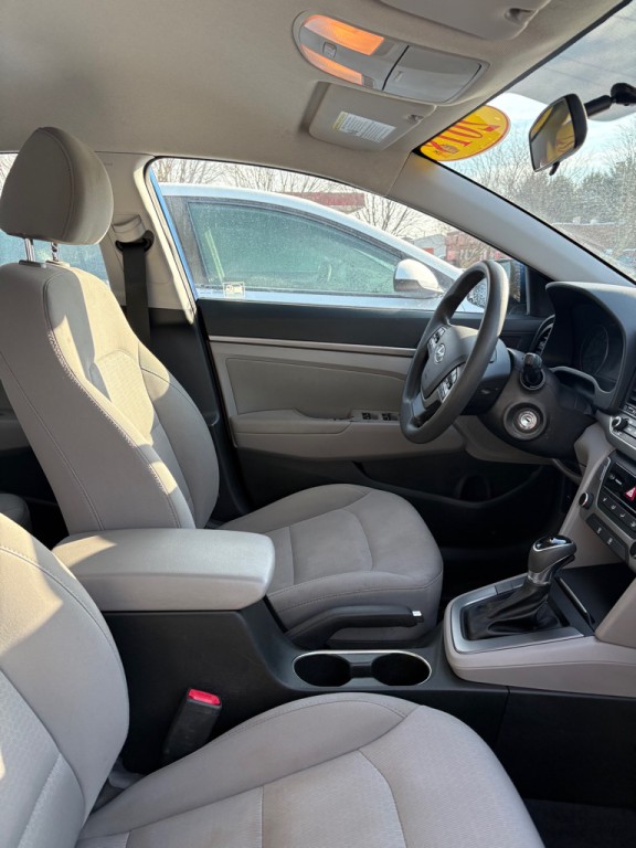 2018 Hyundai Elantra Image 12