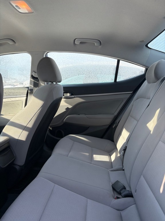 2018 Hyundai Elantra Image 17