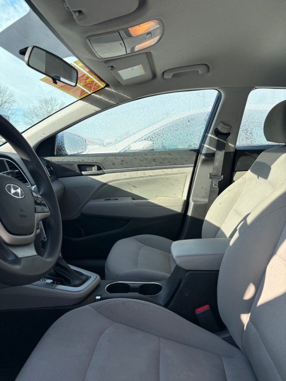 2018 Hyundai Elantra Image 18