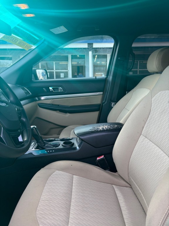 2016 Ford Explorer Image 9