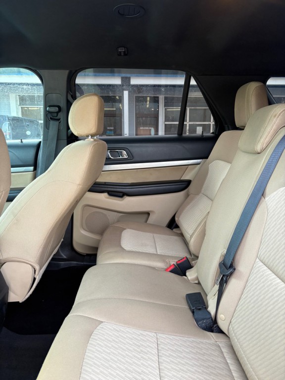 2016 Ford Explorer Image 11