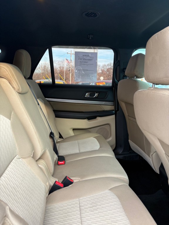 2016 Ford Explorer Image 12