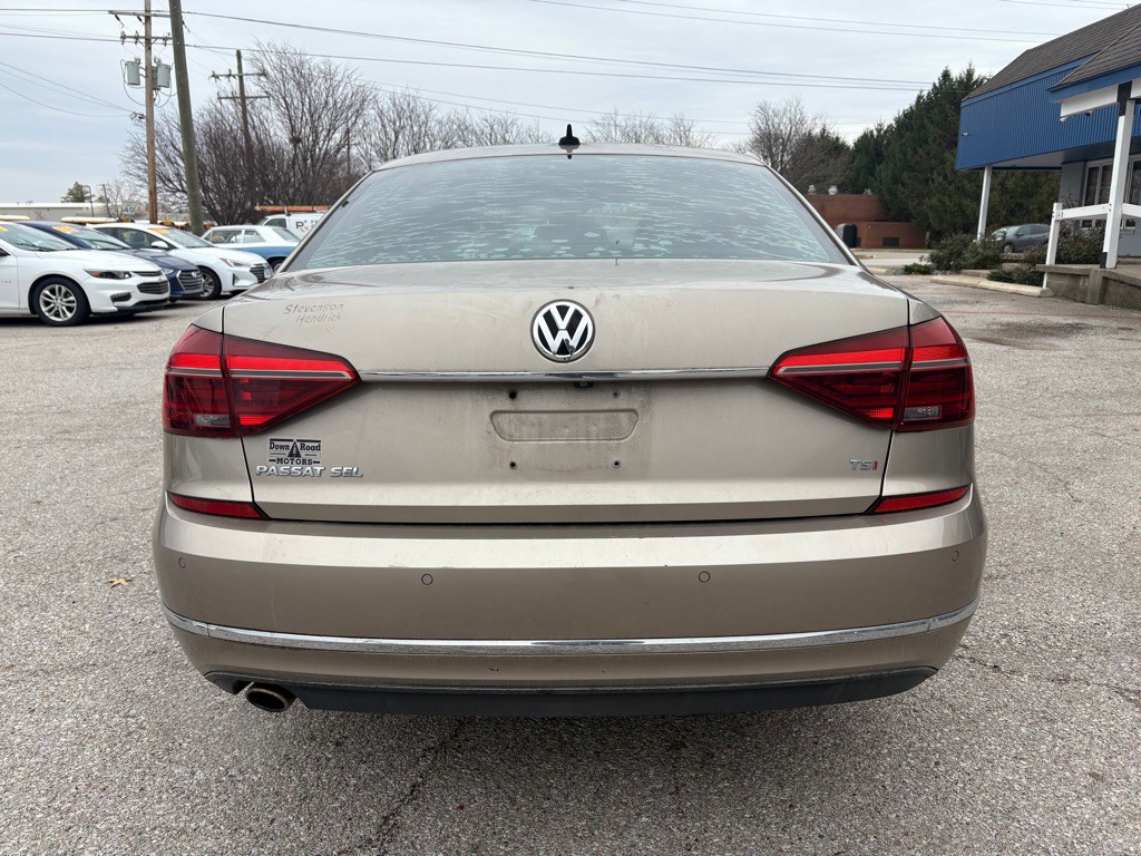 2017 Volkswagen Passat Image 7