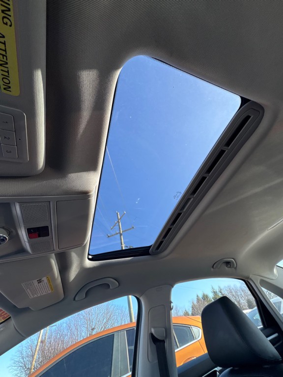 2017 Volkswagen Passat Image 23