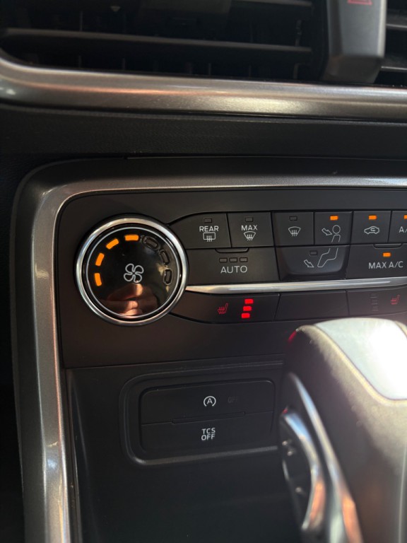 2019 Ford Econoline Image 18