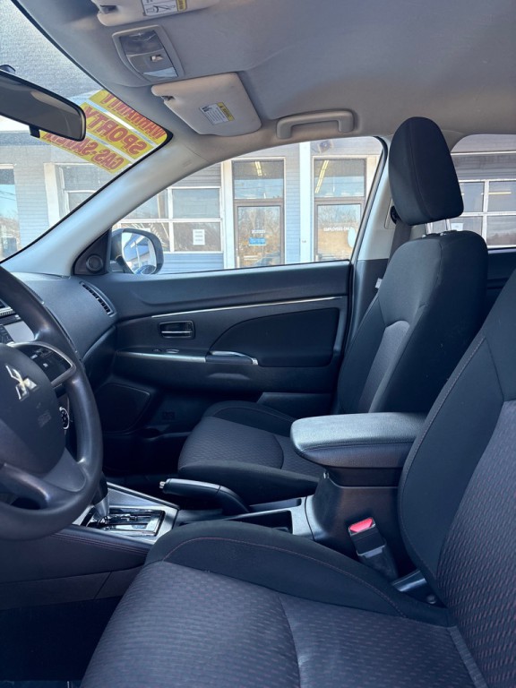 2018 Mitsubishi Outlander Image 11