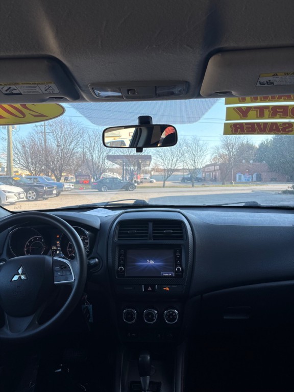 2018 Mitsubishi Outlander Image 13