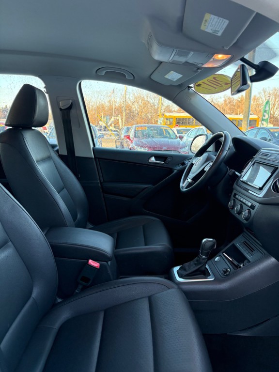 2017 Volkswagen Tiguan Image 14
