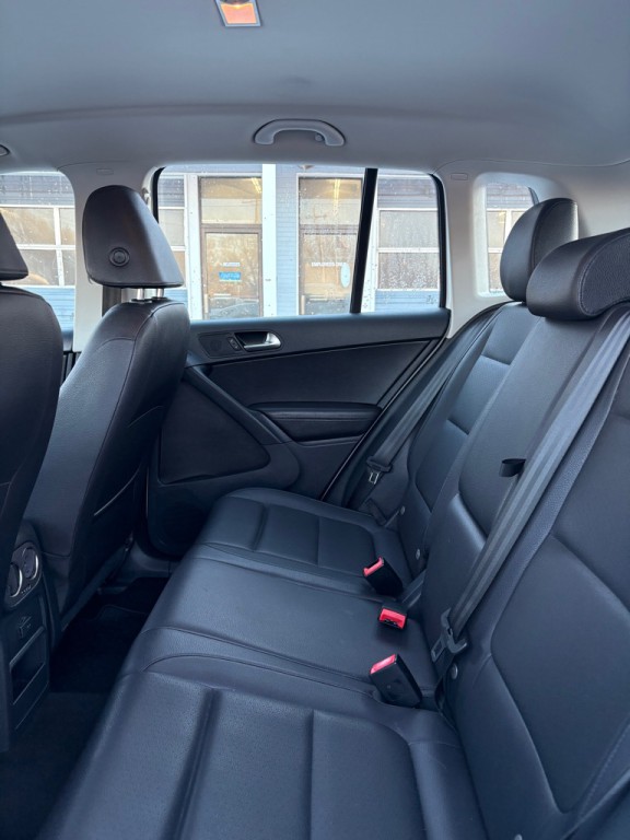 2017 Volkswagen Tiguan Image 16