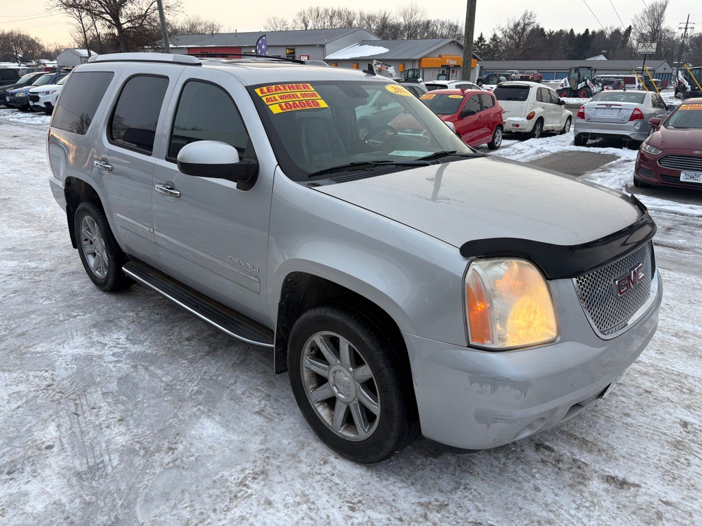 2011 GMC Yukon Image 1