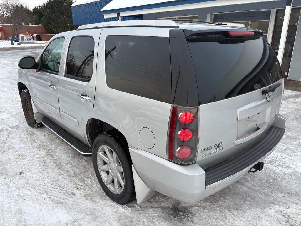 2011 GMC Yukon Image 8