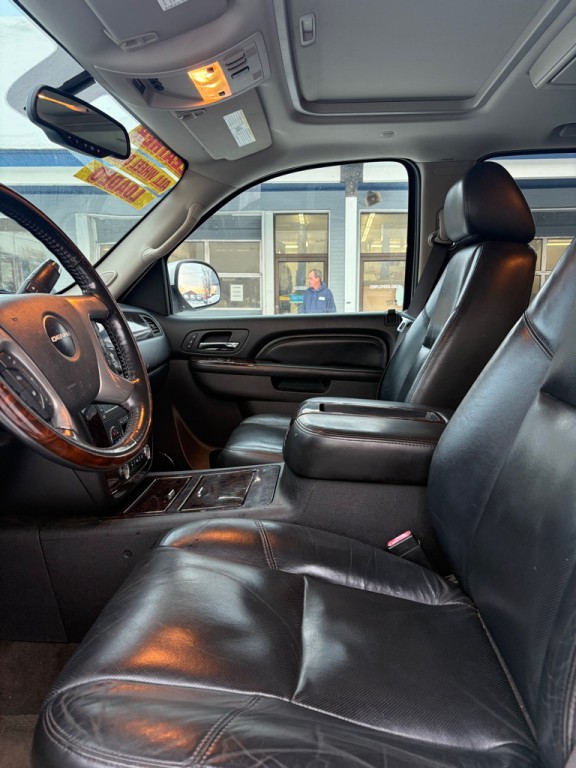 2011 GMC Yukon Image 9