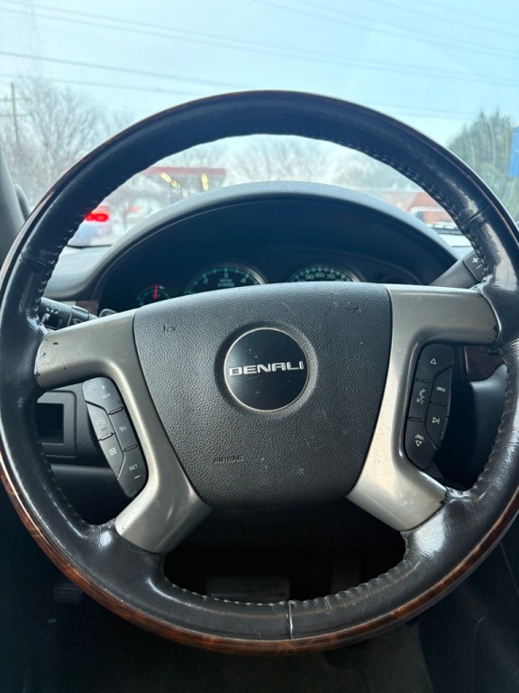 2011 GMC Yukon Image 14