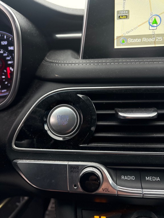 2019 Genesis G70 Image 11