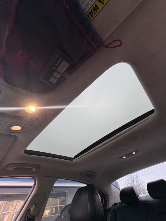 2019 Genesis G70 Image 15