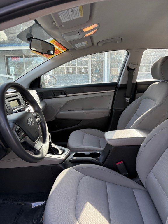 2017 Hyundai Elantra Image 9