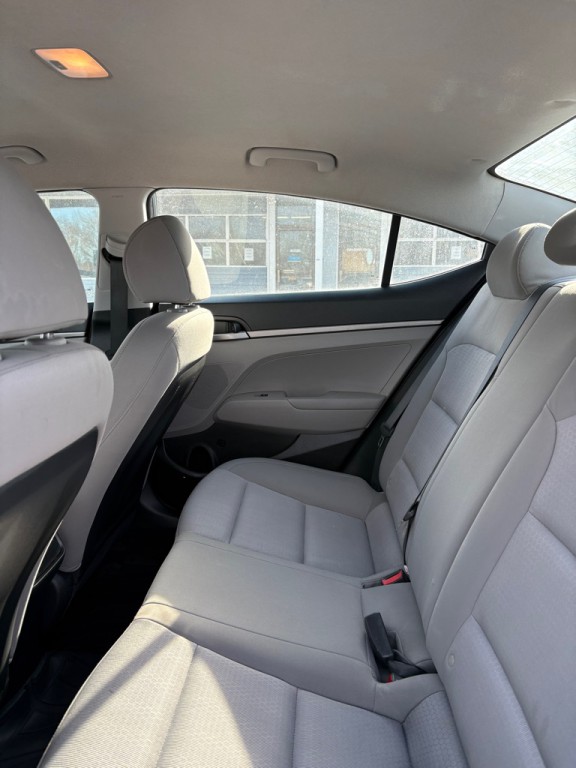 2017 Hyundai Elantra Image 10