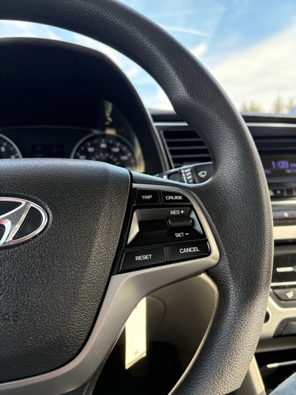 2017 Hyundai Elantra Image 15