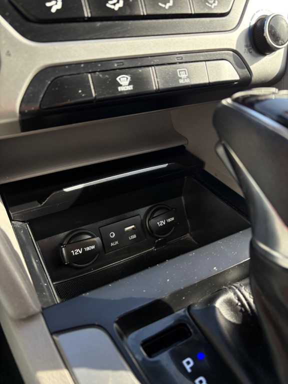 2017 Hyundai Elantra Image 17