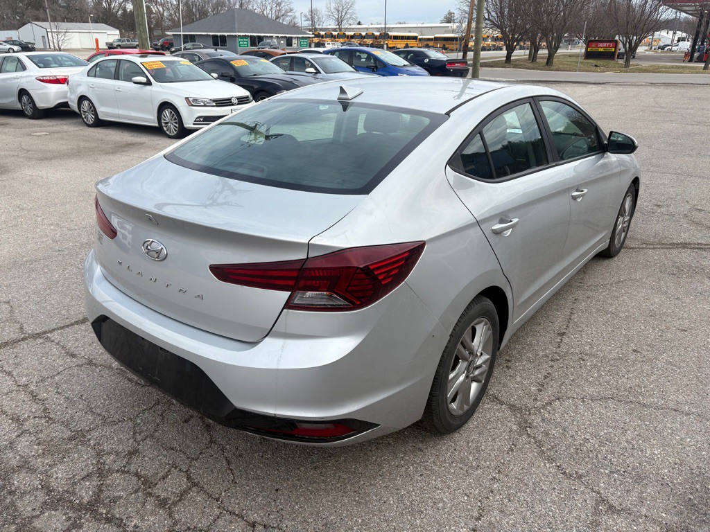 2019 Hyundai Elantra Image 4