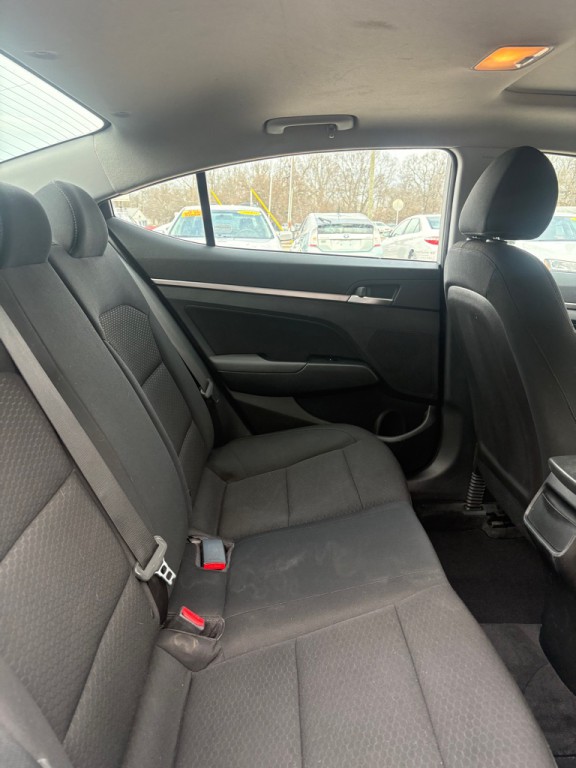 2019 Hyundai Elantra Image 11
