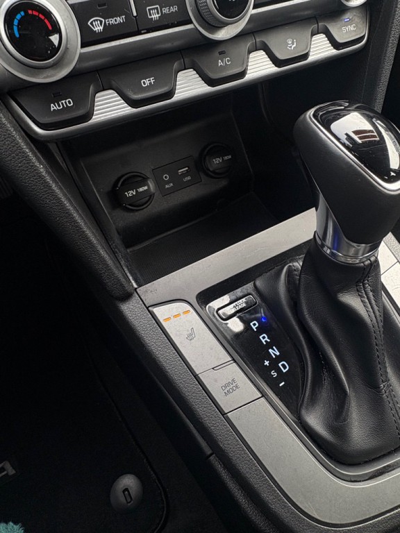 2019 Hyundai Elantra Image 17