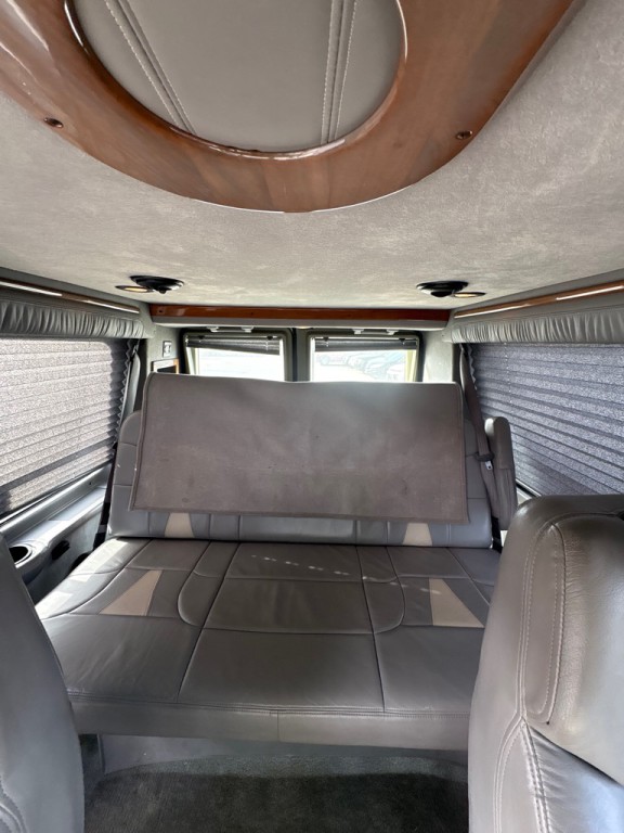 2002 Ford Econoline Image 12