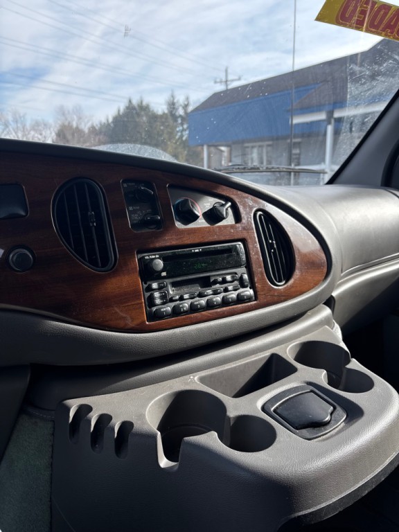 2002 Ford Econoline Image 19