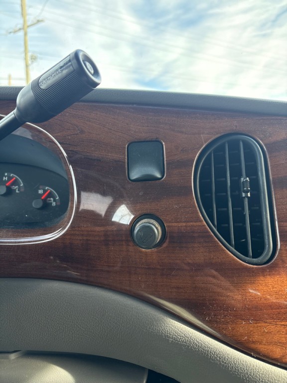 2002 Ford Econoline Image 20