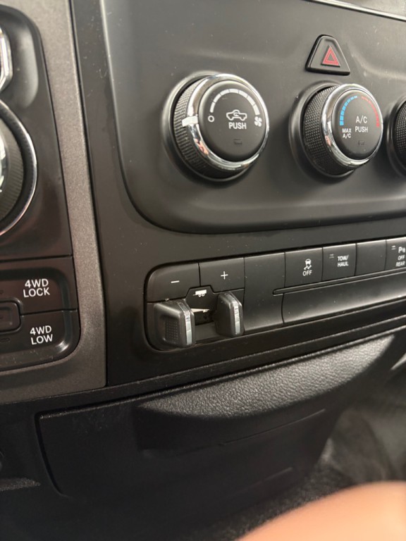 2015 RAM 1500 Image 18