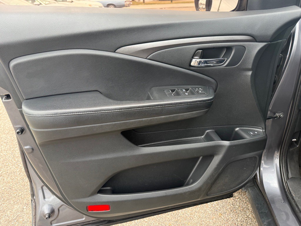 2017 Honda Pilot Image 12