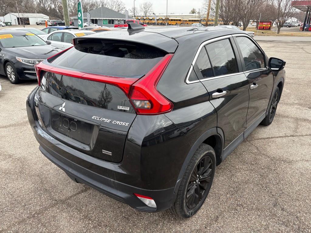 2018 Mitsubishi Eclipse Image 4