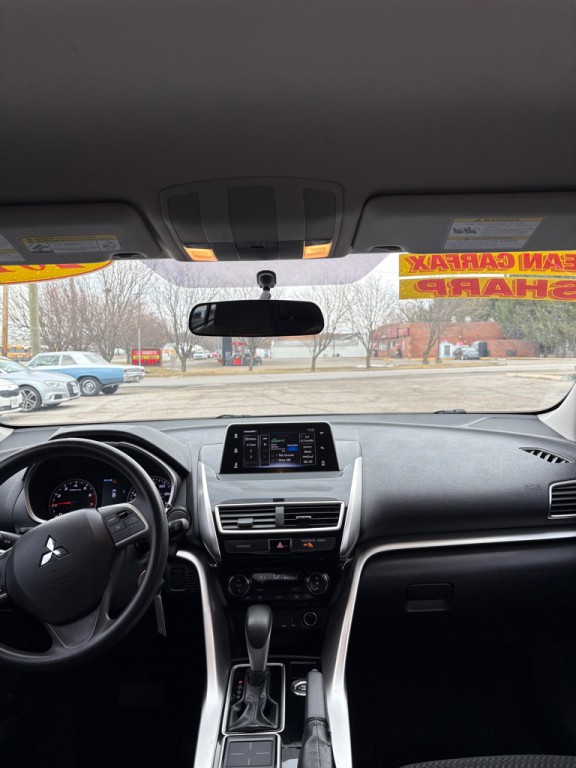 2018 Mitsubishi Eclipse Image 13