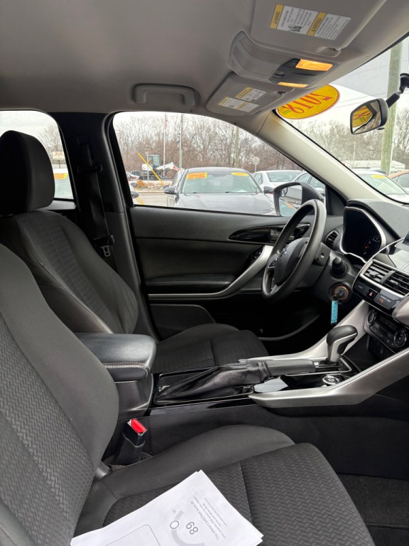 2018 Mitsubishi Eclipse Image 14