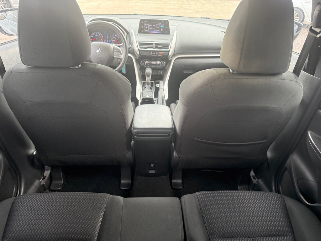 2018 Mitsubishi Eclipse Image 18