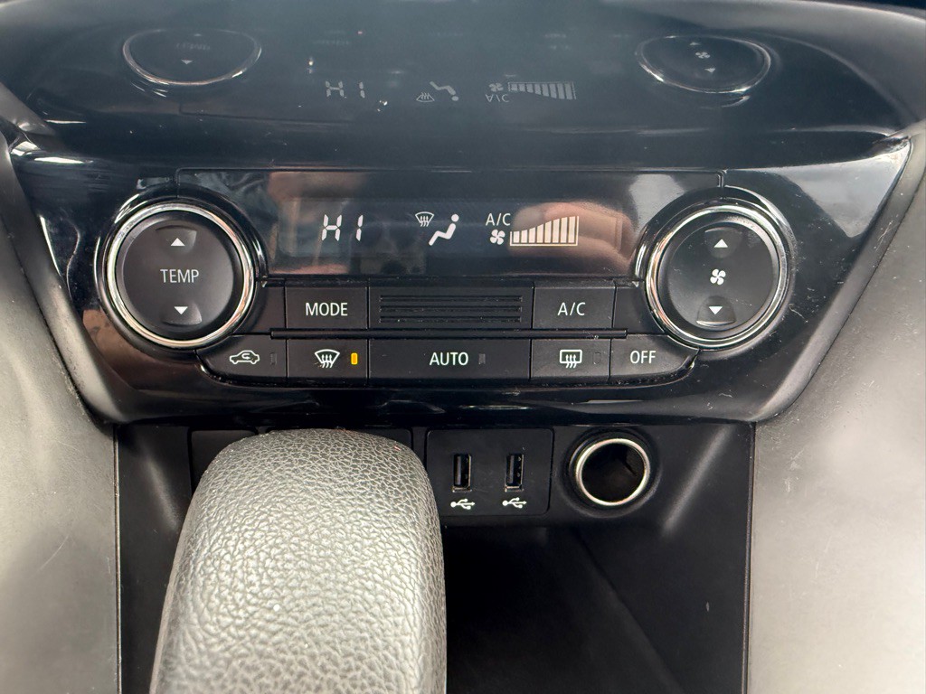 2018 Mitsubishi Eclipse Image 25